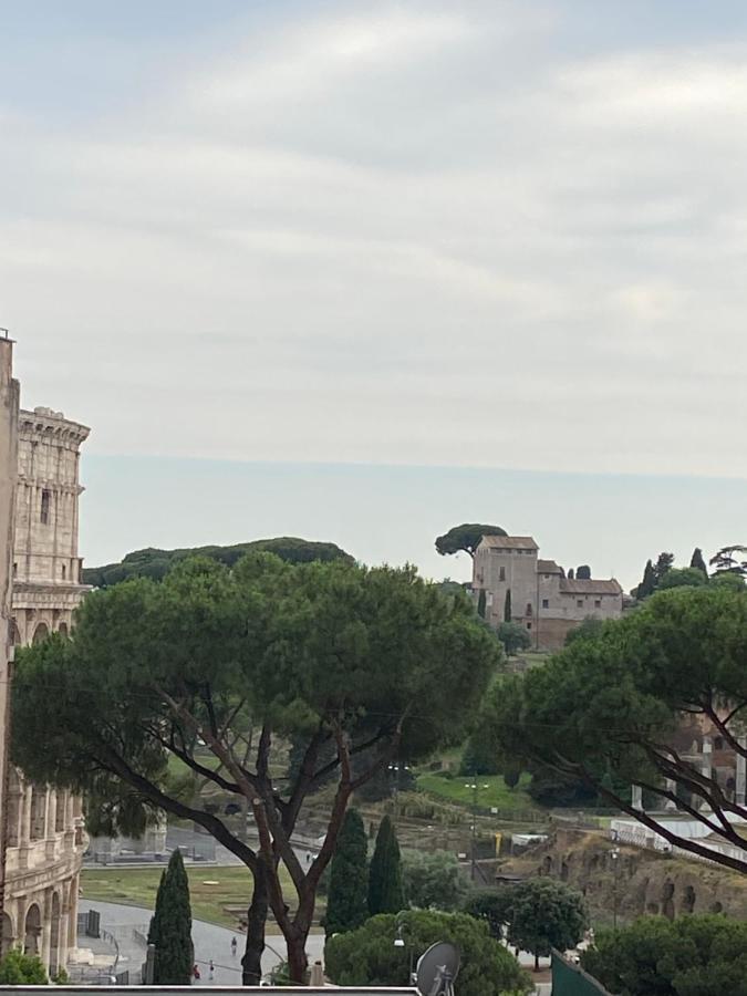 In Front Of Coliseum 5 Apartment Roma Exterior foto